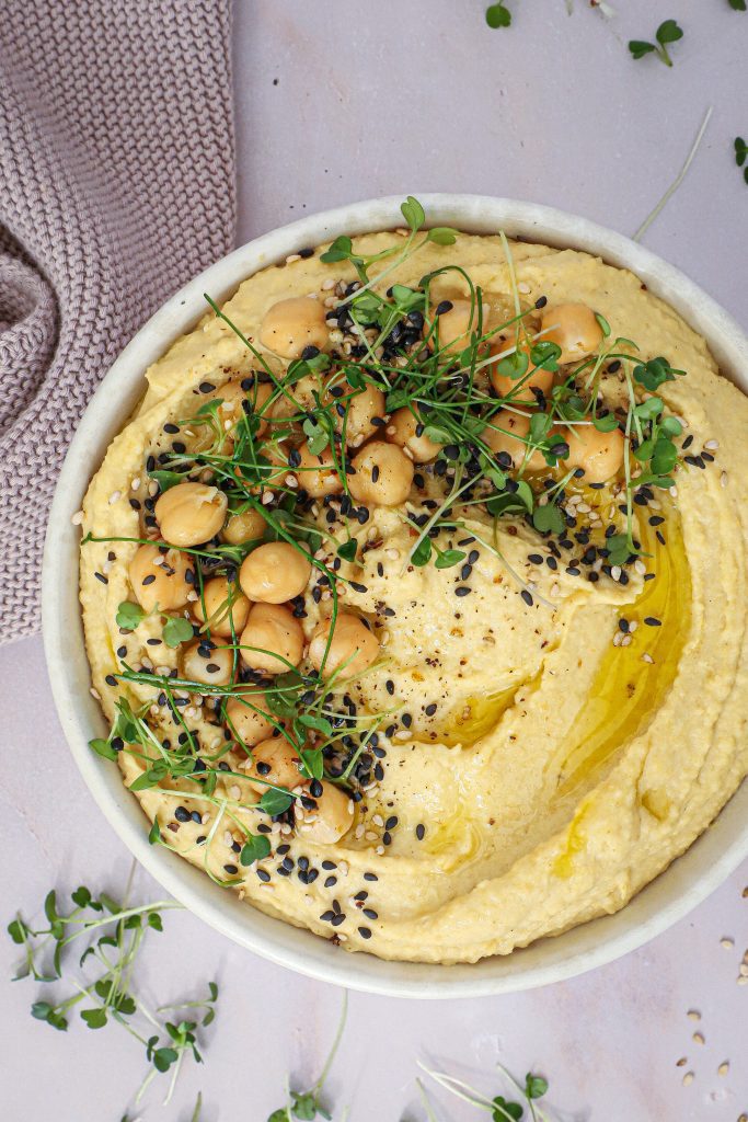 Cremet hummus - Opskrift på cremet hummus med kikærter fra dåse