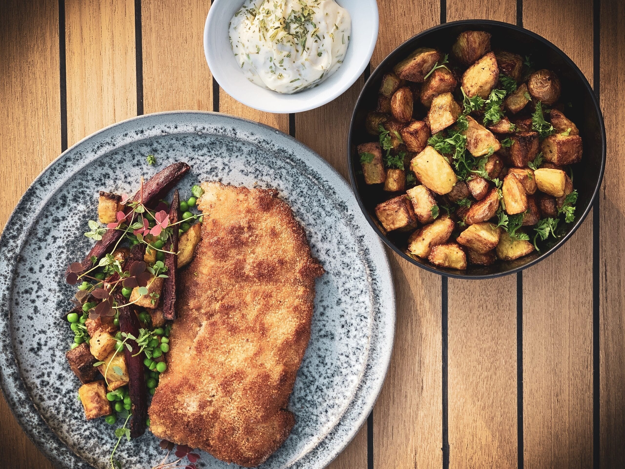 skinkeschnitzel Med rodfrugter