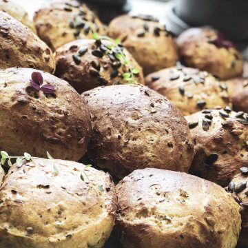 Saftige gulerodsboller - Opskrift med squash og kerner