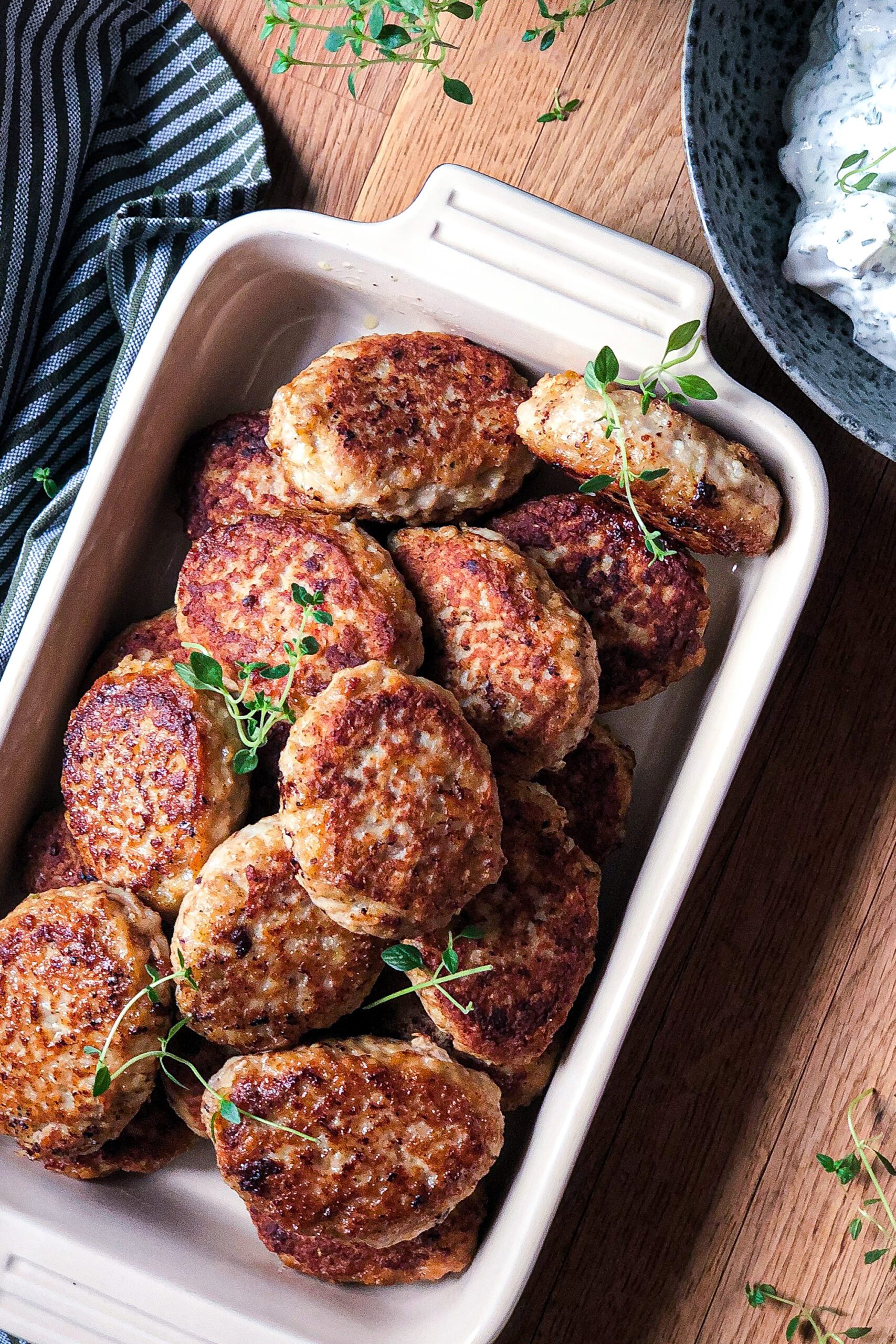 Frikadeller - Opskrift på pandestegte frikadeller