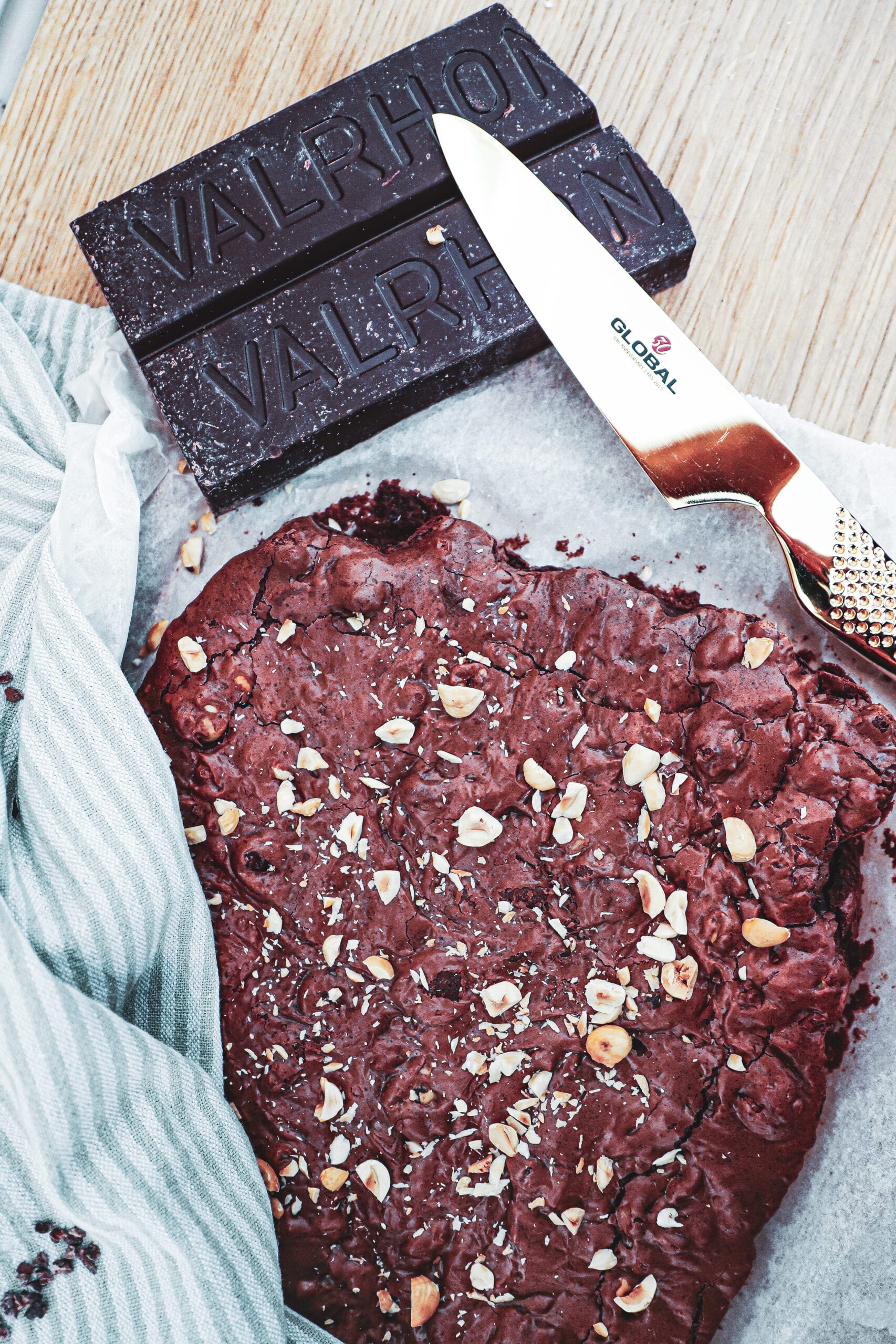 Brownie med nødder - Opskrift på skøn chokolade brownie