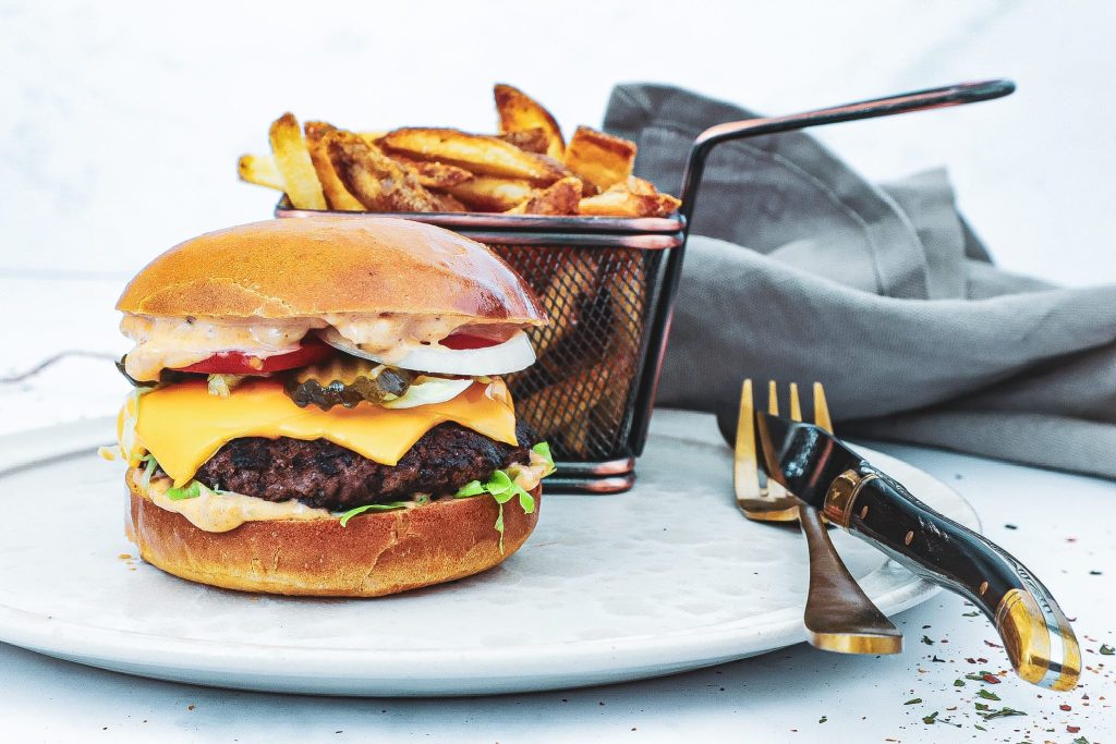 Klassisk burger - Opskrift på hjemmelavede burgers