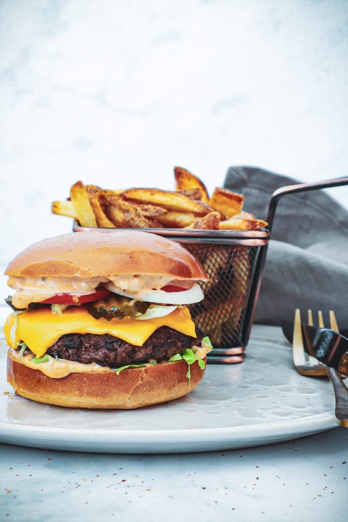 Klassisk burger - Opskrift på hjemmelavede burgers