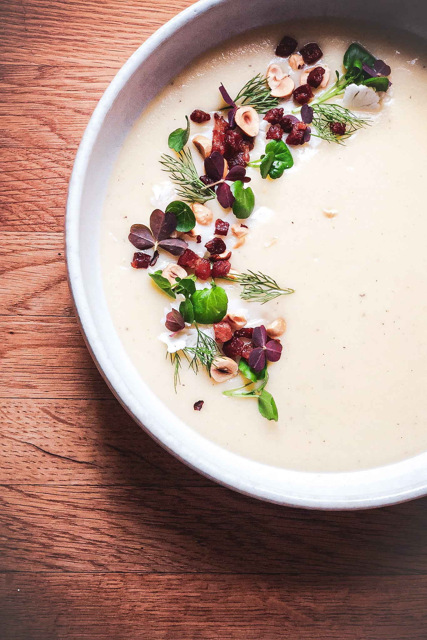 Cremet blomkålssuppe - Opskrift på cremet blomkålssuppe