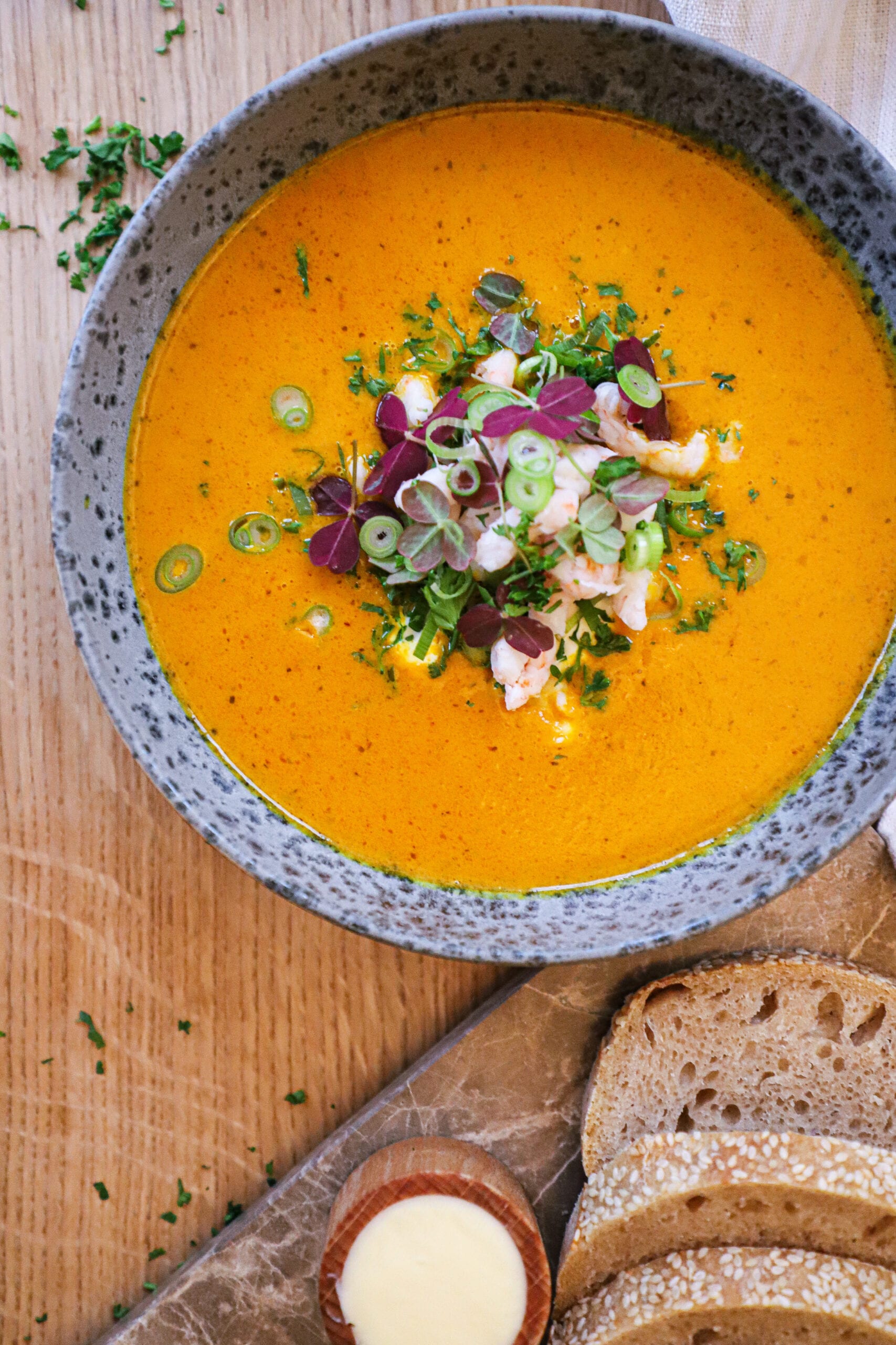 Cremet karrysuppe med rejer - Opskrift på karrysuppe