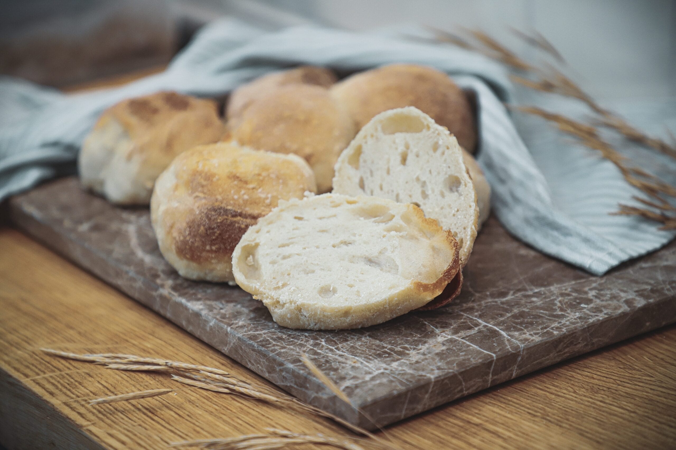 Opskrift på koldthævede ciabatta boller