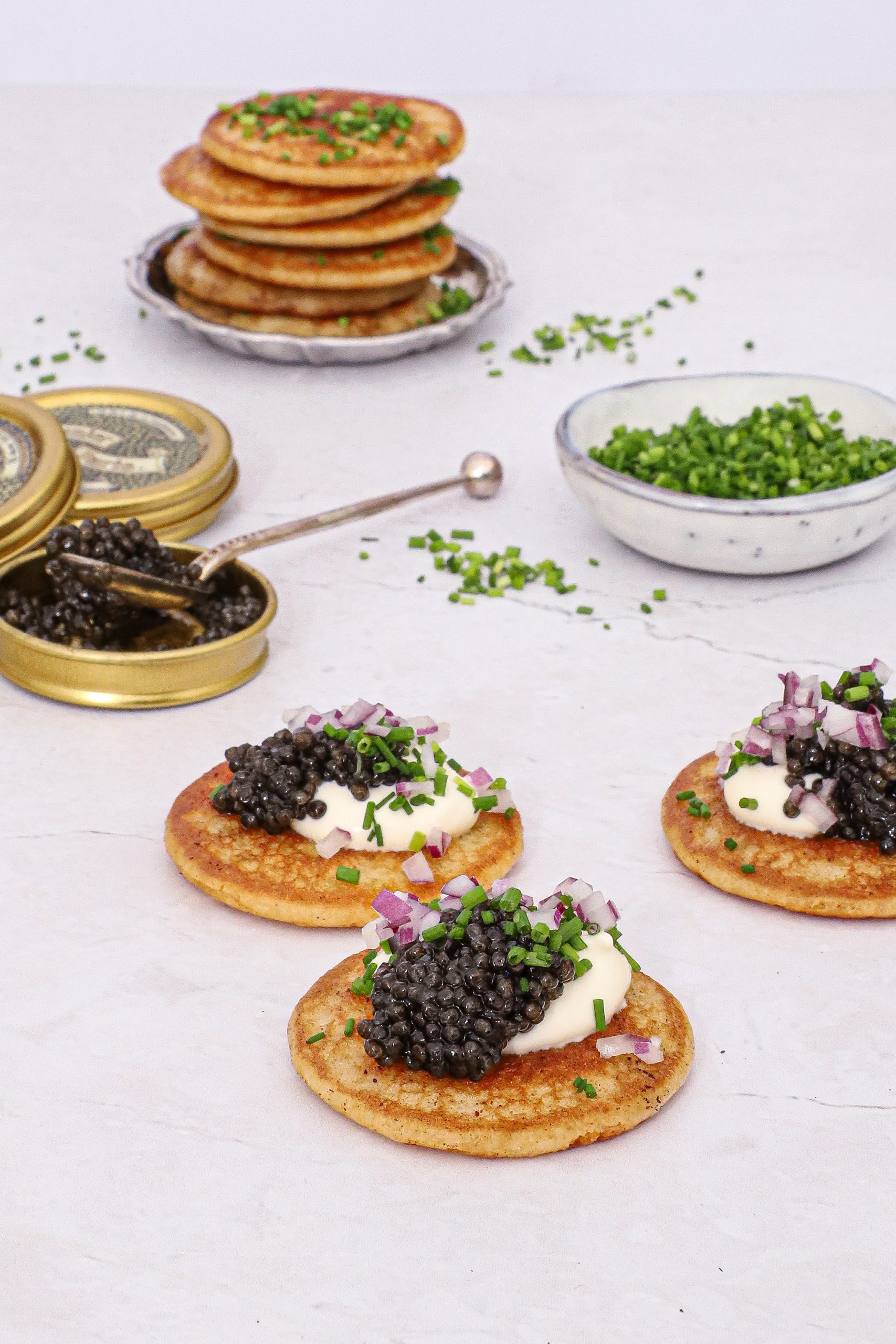 Blinis med caviar - Opskrift på hjemmelavede blinis