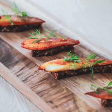 Opskrift på en fantastisk appetizer, - sprødstegt bakskuld på smørristet rugbrød