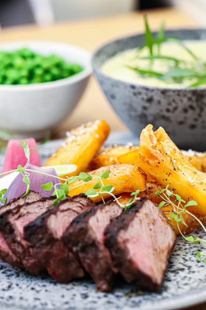 Bøf bearnaise - Opskrift med hjemmelavede pommes