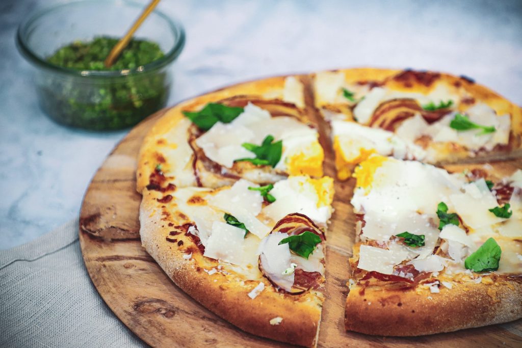 Opskrift på den lækreste pizza carbonara