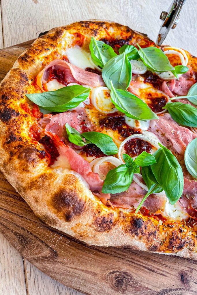 Hjemmelavet pizza - Opskrift på nem og luftig pizzadej