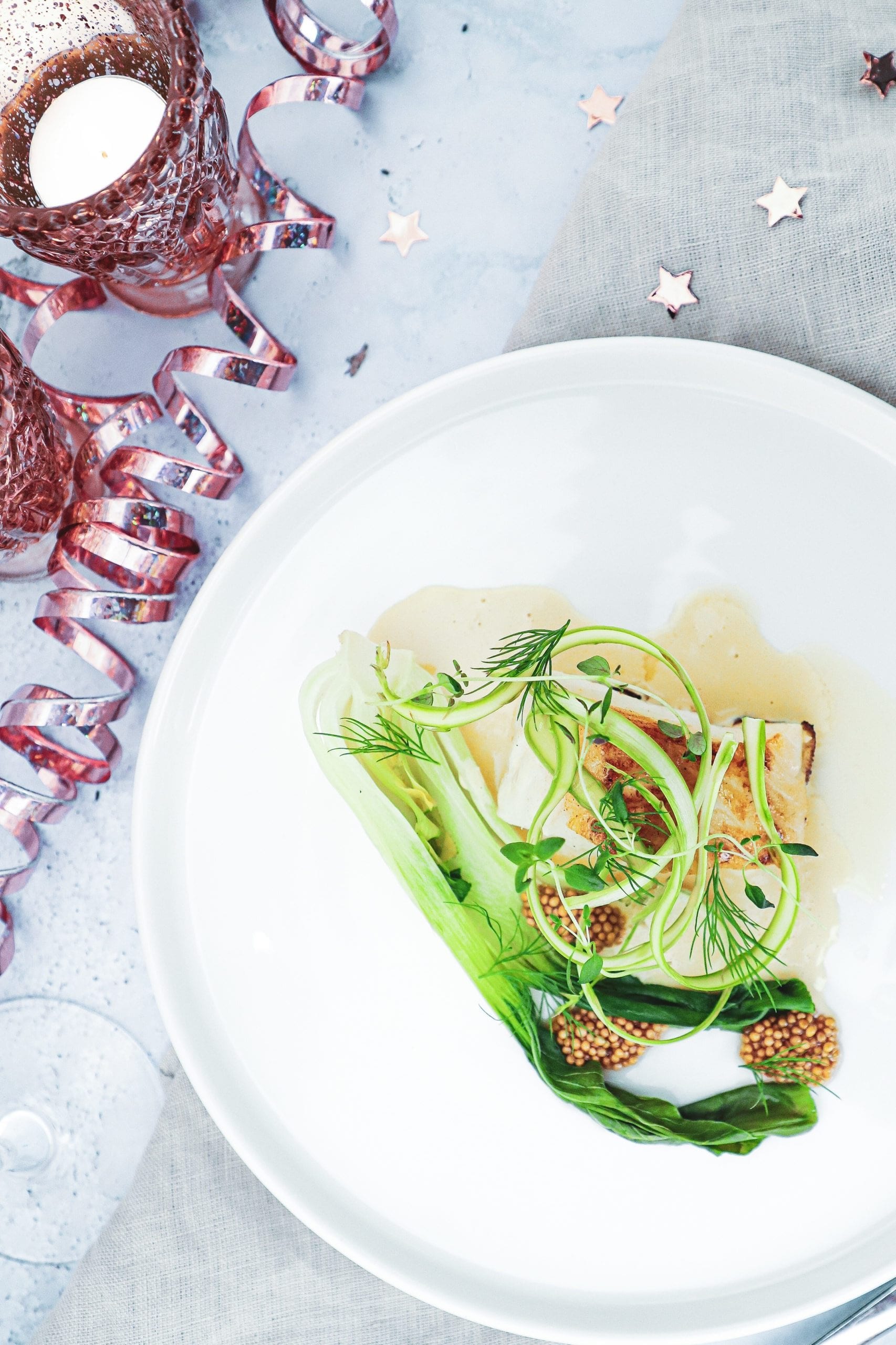Opskrift på den bedste Nytårstorsk med sennepssauce og pak choi