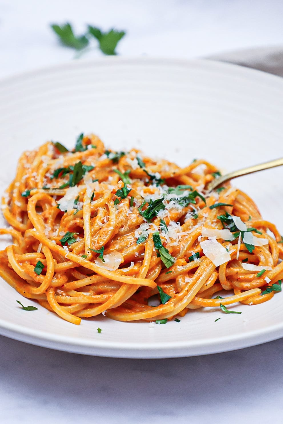 Pasta i cremet peberfrugtsauce - Opskrift med grillet peberfrugt