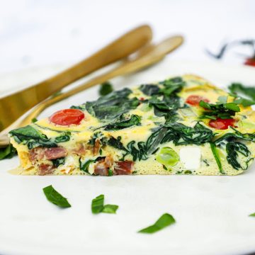 Frittata - Opskrift på italiensk æggekage med bacon og grønt