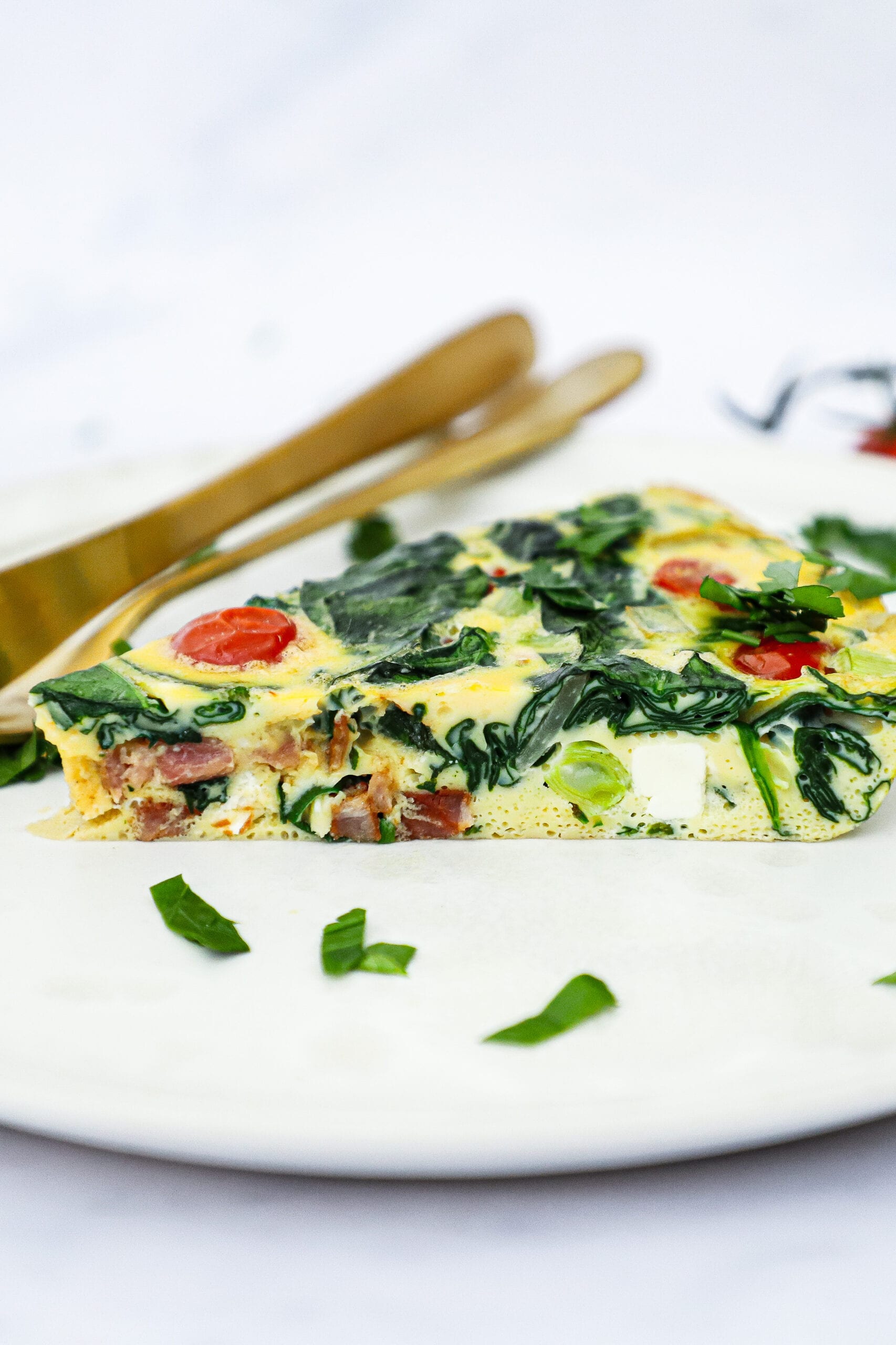 Frittata - Opskrift på italiensk æggekage med bacon og grønt