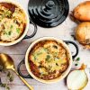 Fransk løgsuppe - Opskrift på klassisk fransk løgsuppe