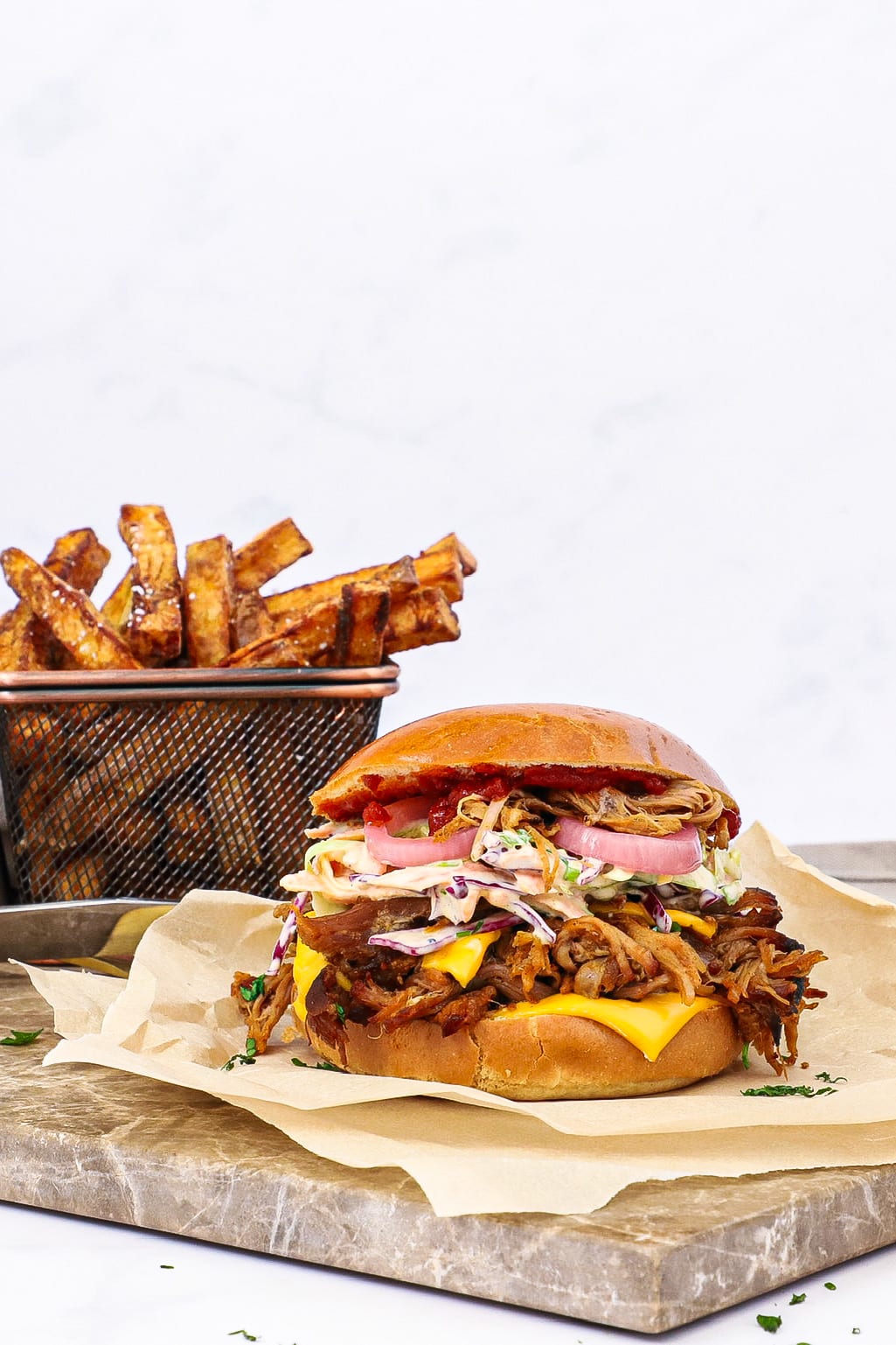 Pulled pork cheese burger - Opskrift på pulled pork burger