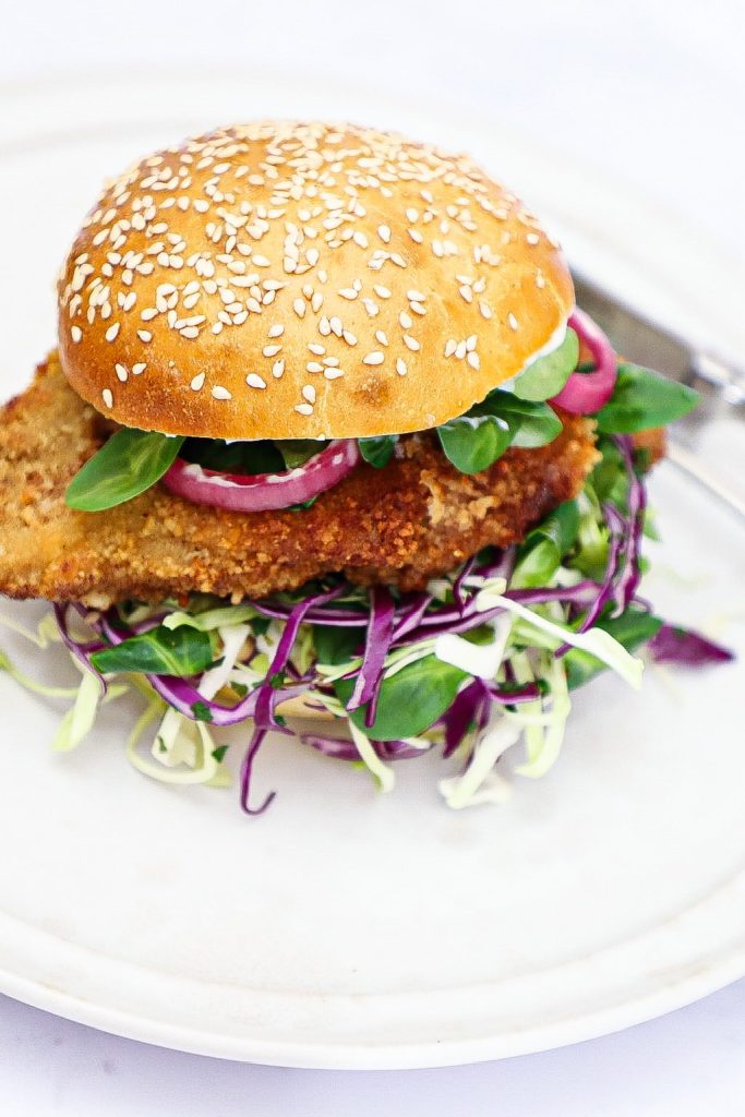 Schnitzel burger - Opskrift på burger med skinke schnitzel