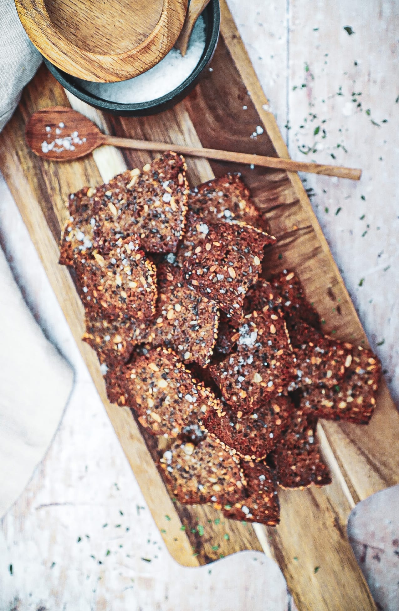 Sprøde rugbrødschips - Opskrift på lækre sprøde rugbrødschips