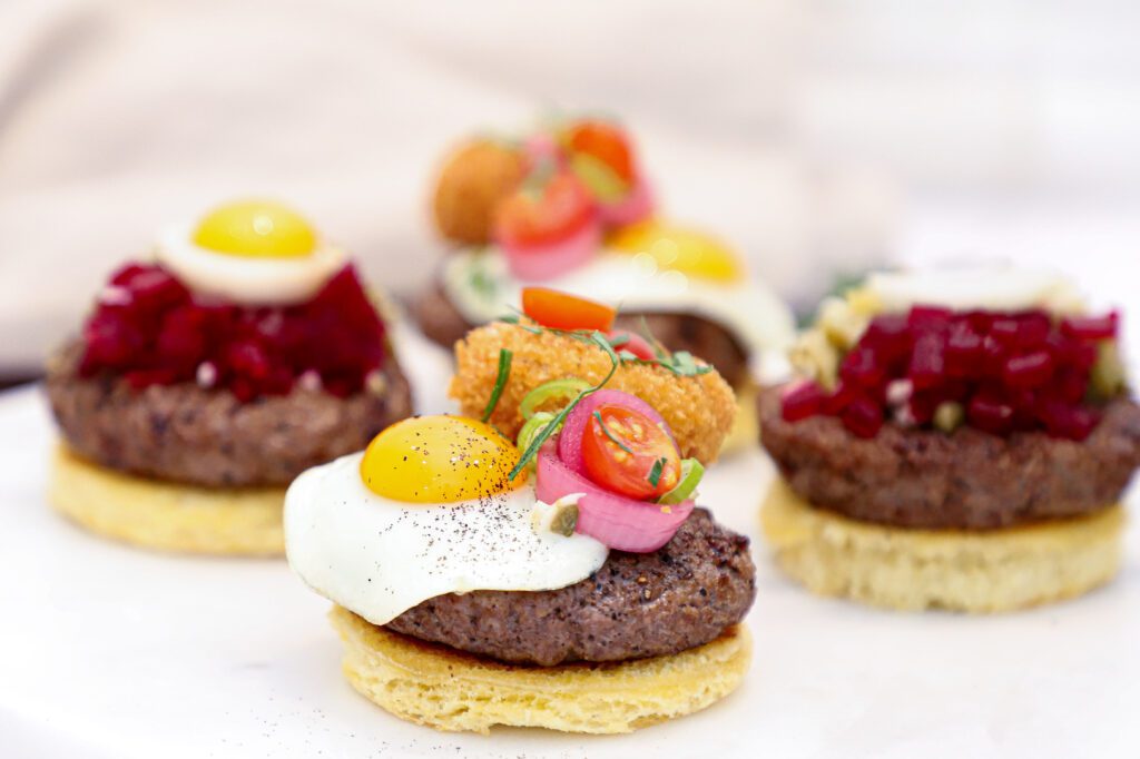 Mini pariserbøf - Opskrift på deluxe mini pariserbøffer