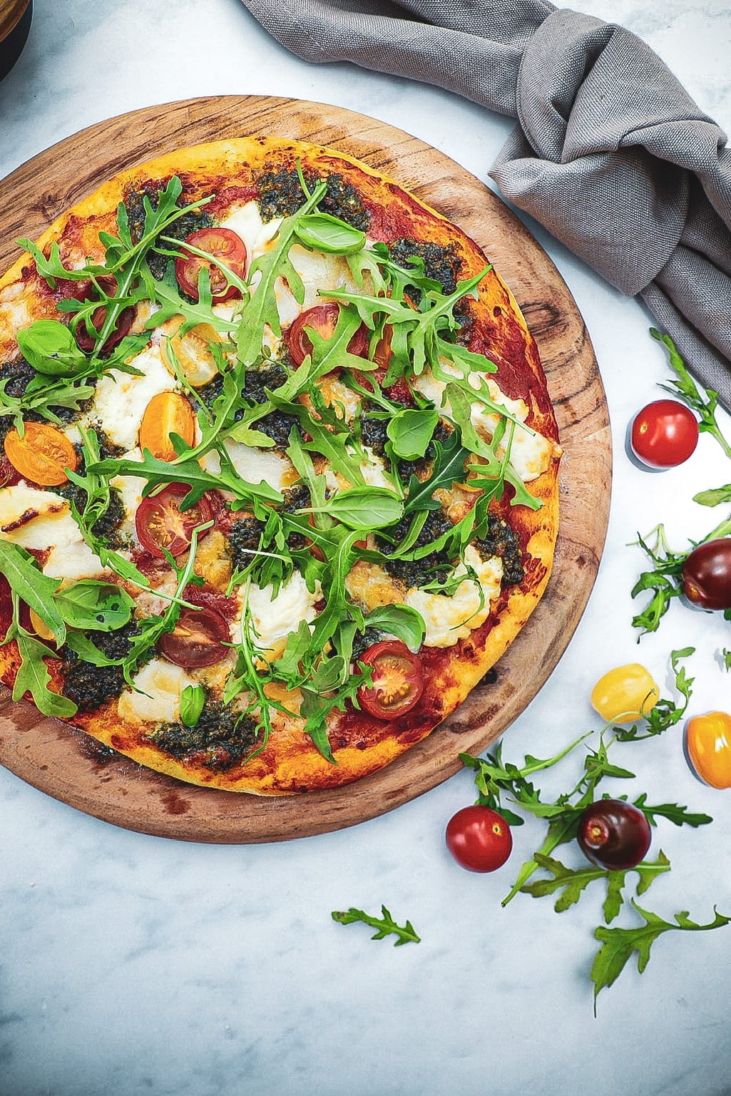 Pizza margherita - Opskrift på pizza margherita deluxe