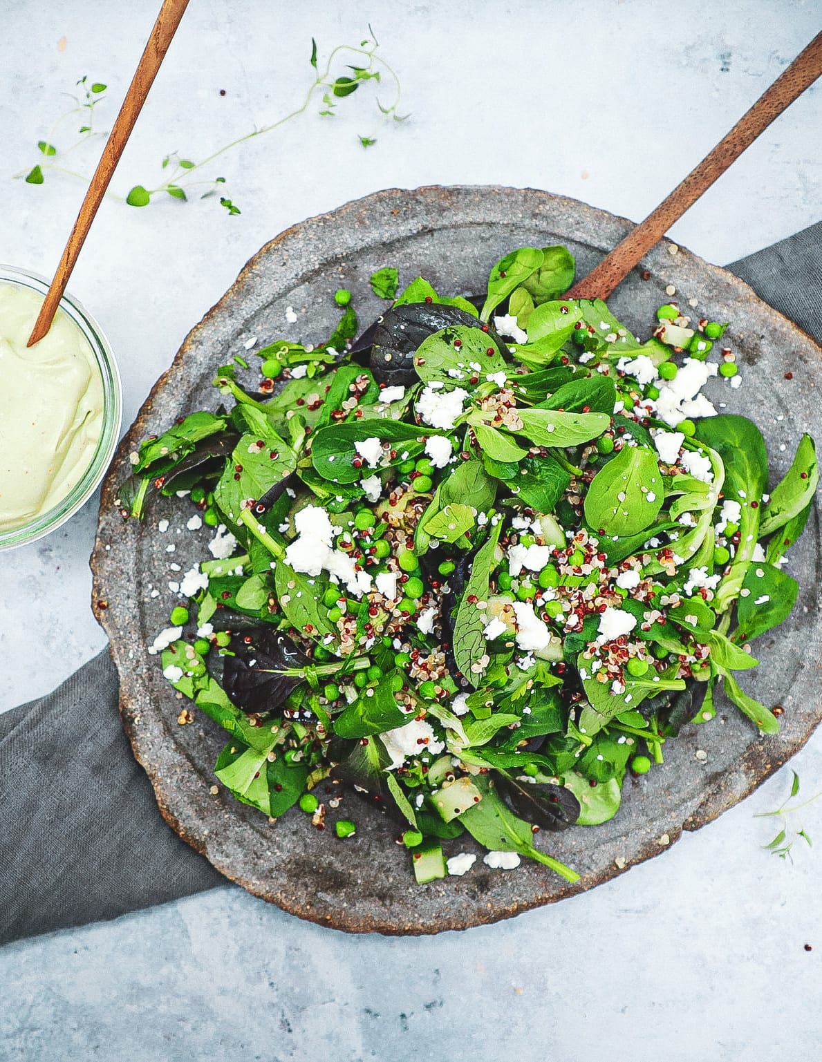Quinoasalat med feta - Opskrift på skønt tilbehør til grill