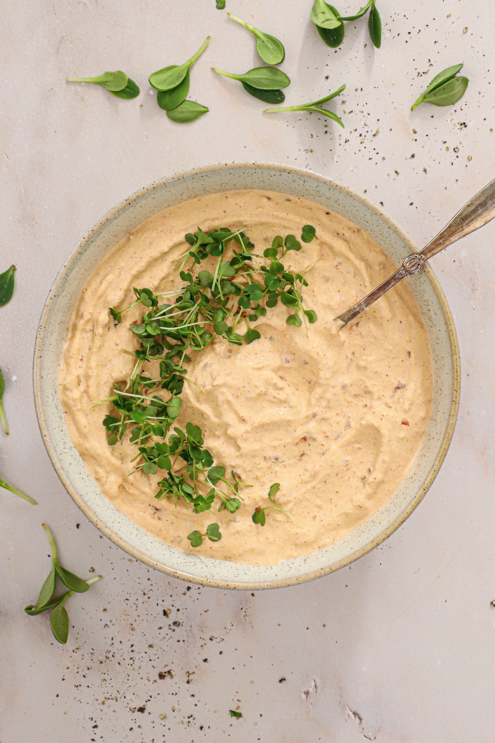 Cremet tomatdressing - Tomatdressing med soltørrede tomater
