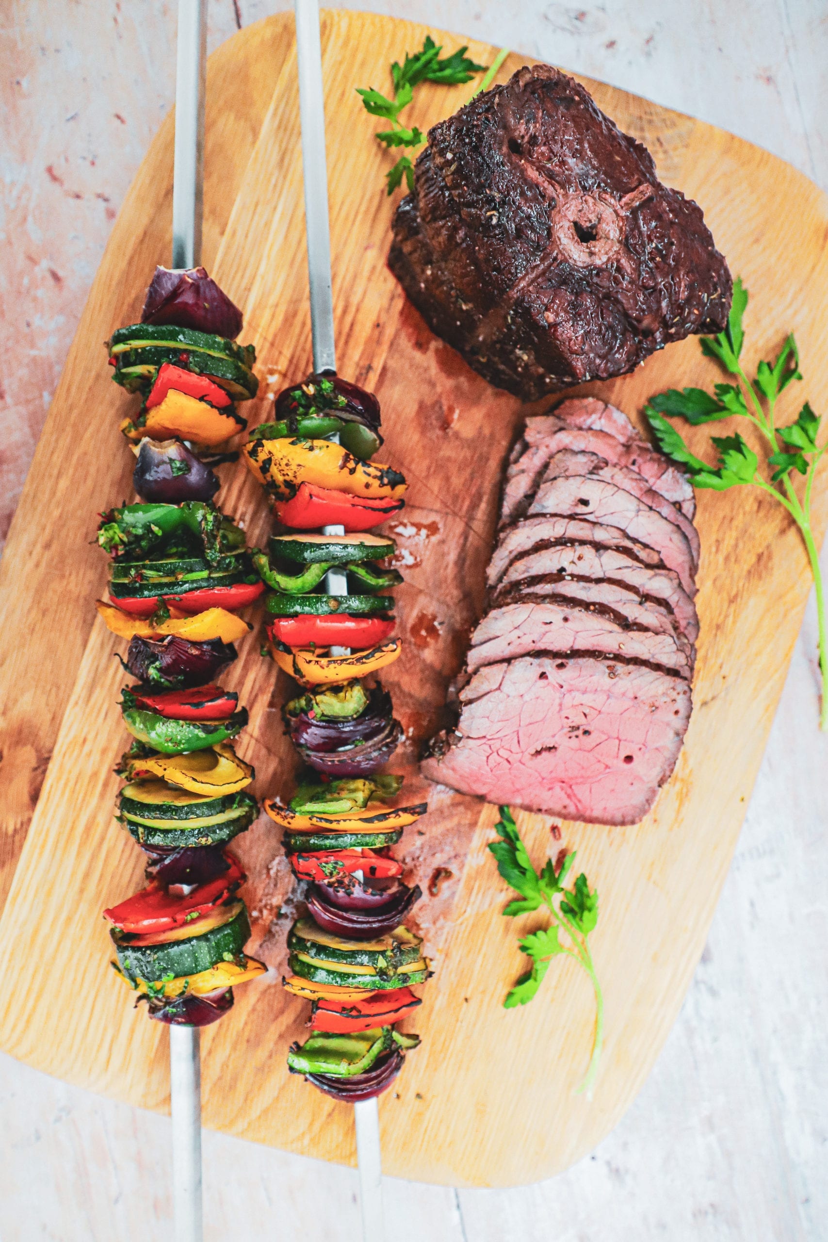 Roastbeef - Opskrift på grillet roastbeef med tilbehør
