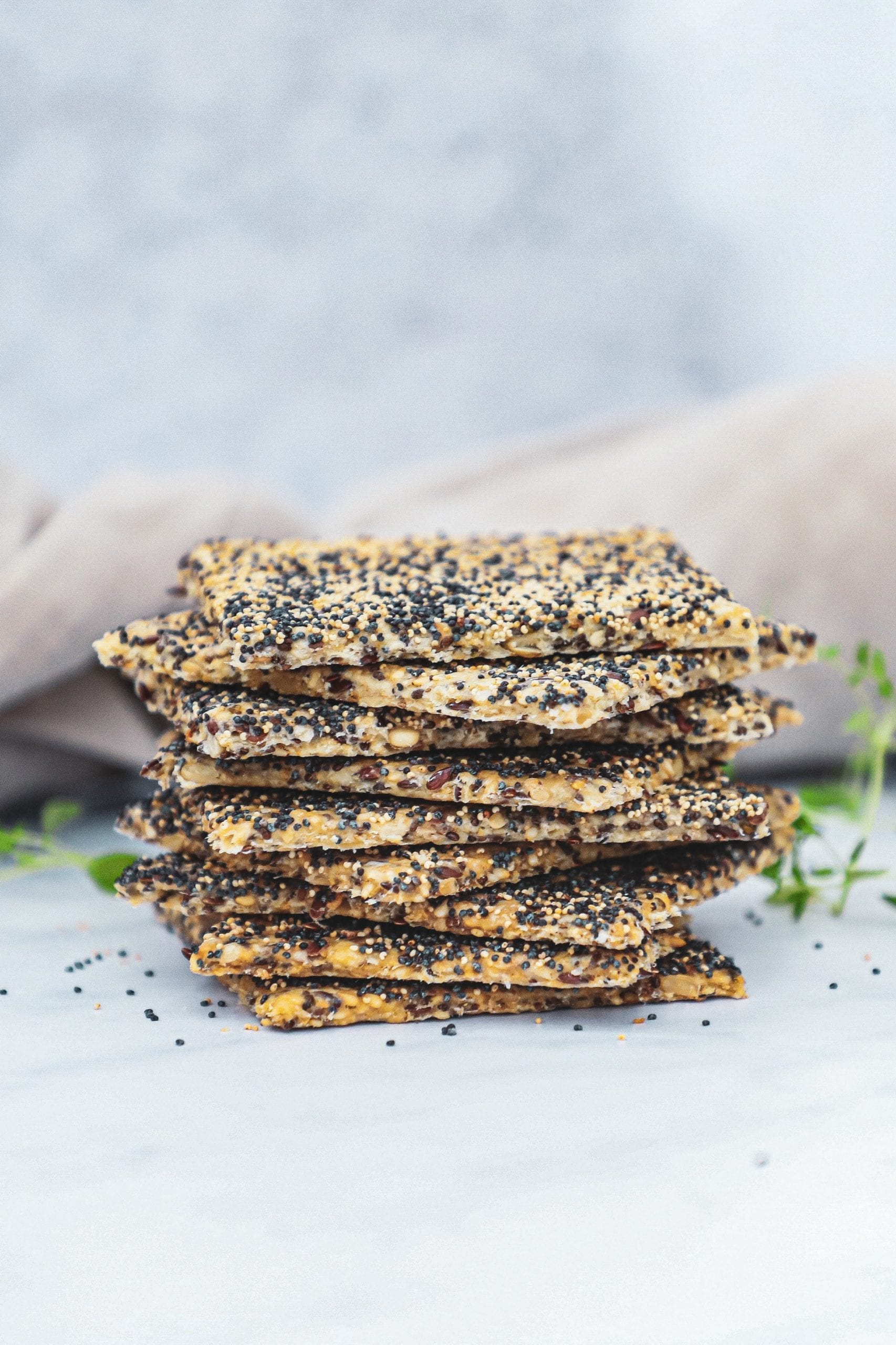 Hjemmelavet knækbrød - Nem og hurtig opskrift med chia og birkes