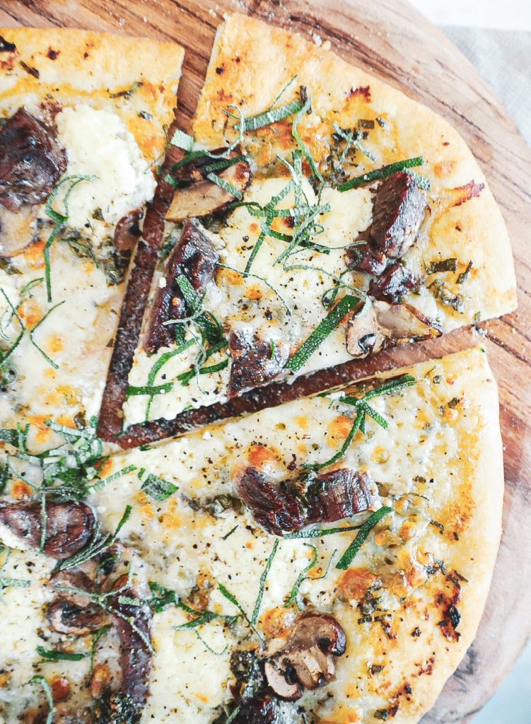 Pizza bianco med oksemørbrad - Inspiration til pizza topping