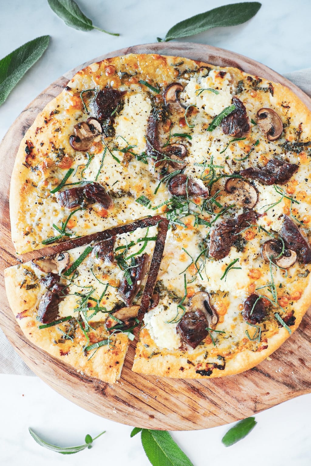 Pizza bianco med oksemørbrad - Inspiration til pizza topping