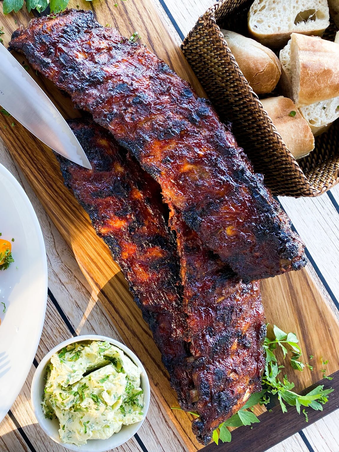 Hjemmelavede spareribs - Opskrift på barbecue spareribs