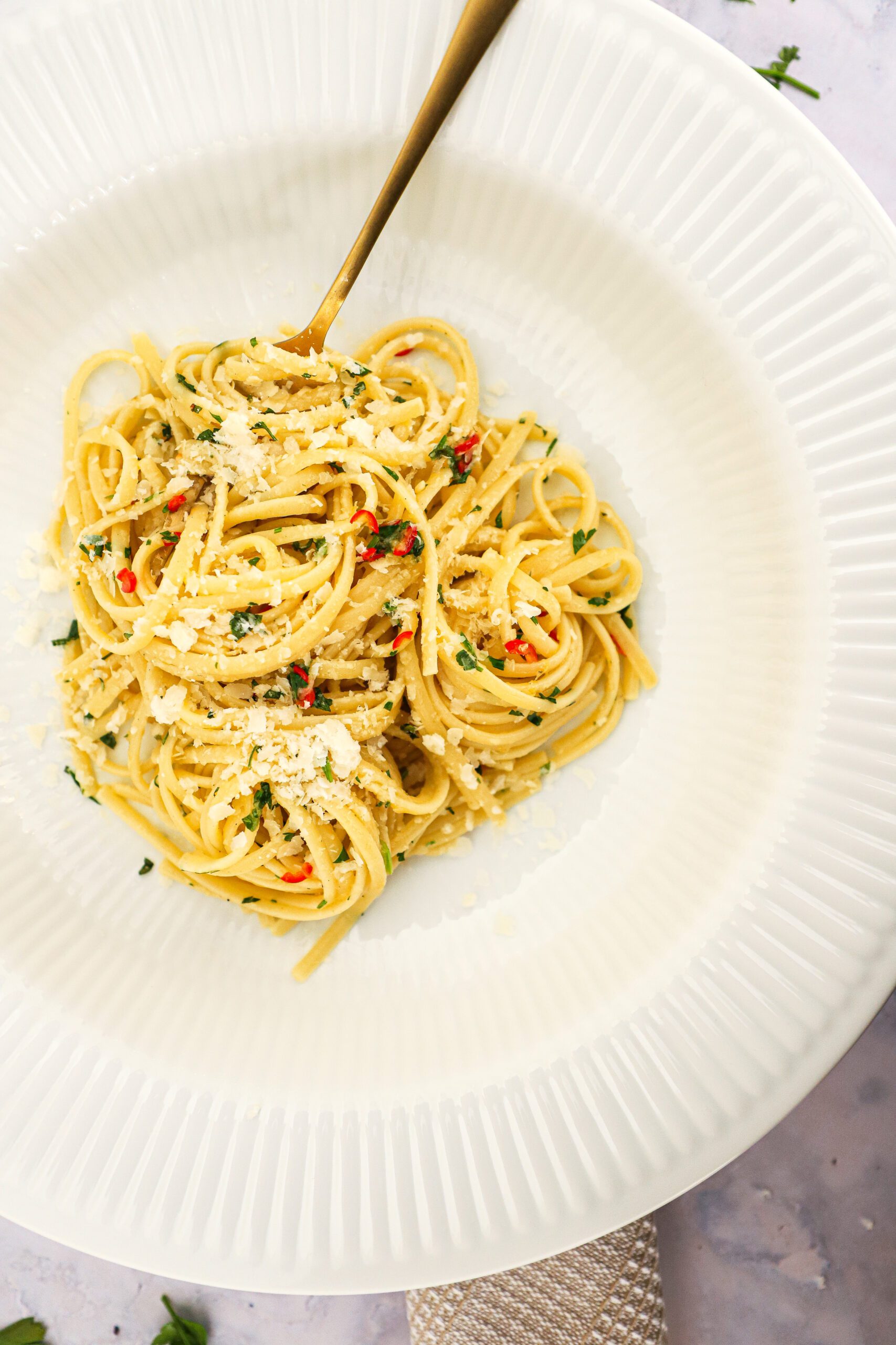 Chili-hvidløgs pasta - Opskrift på pasta med hvidløg og chili