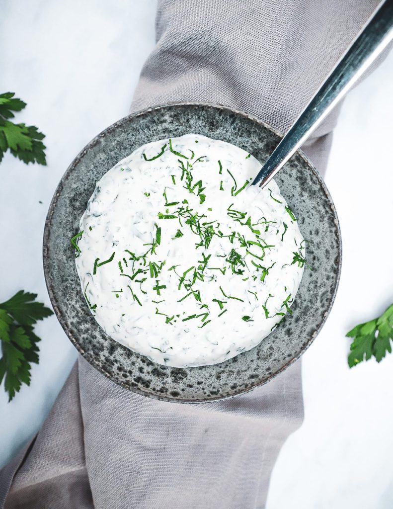Krydderurte dressing - Opskrift på skøn dressing med urter