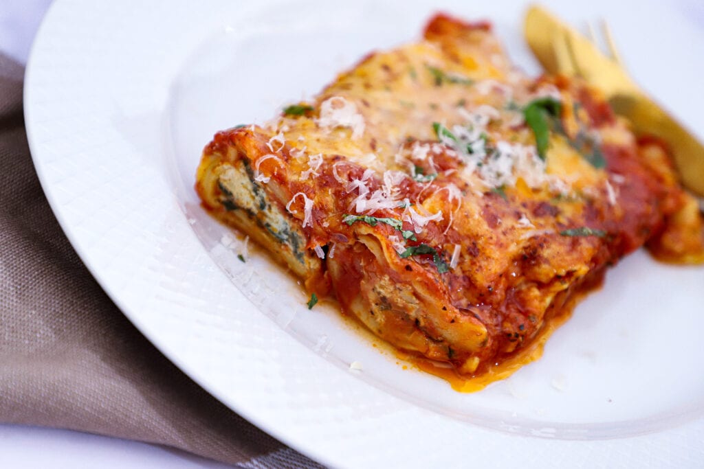 Cannelloni - Opskrift med spinat, ricotta og tomatsauce