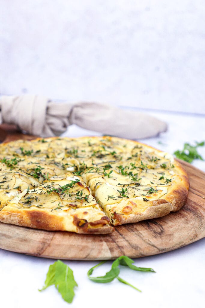 Kartoffelpizza med mascarpone - Opskrift på pizza bianco