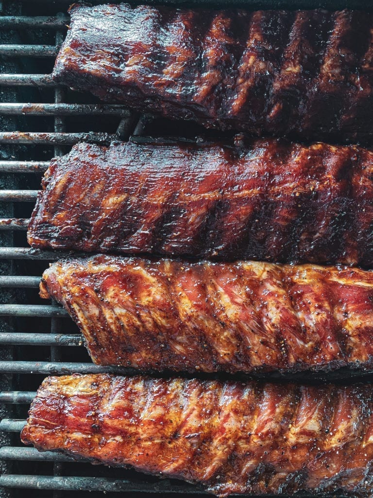 Spareribs - Opskrift på langtidsstegte spareribs på grill