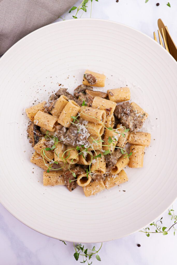 Pasta med oksemørbrad i cremet trøffelsauce - Opskrift