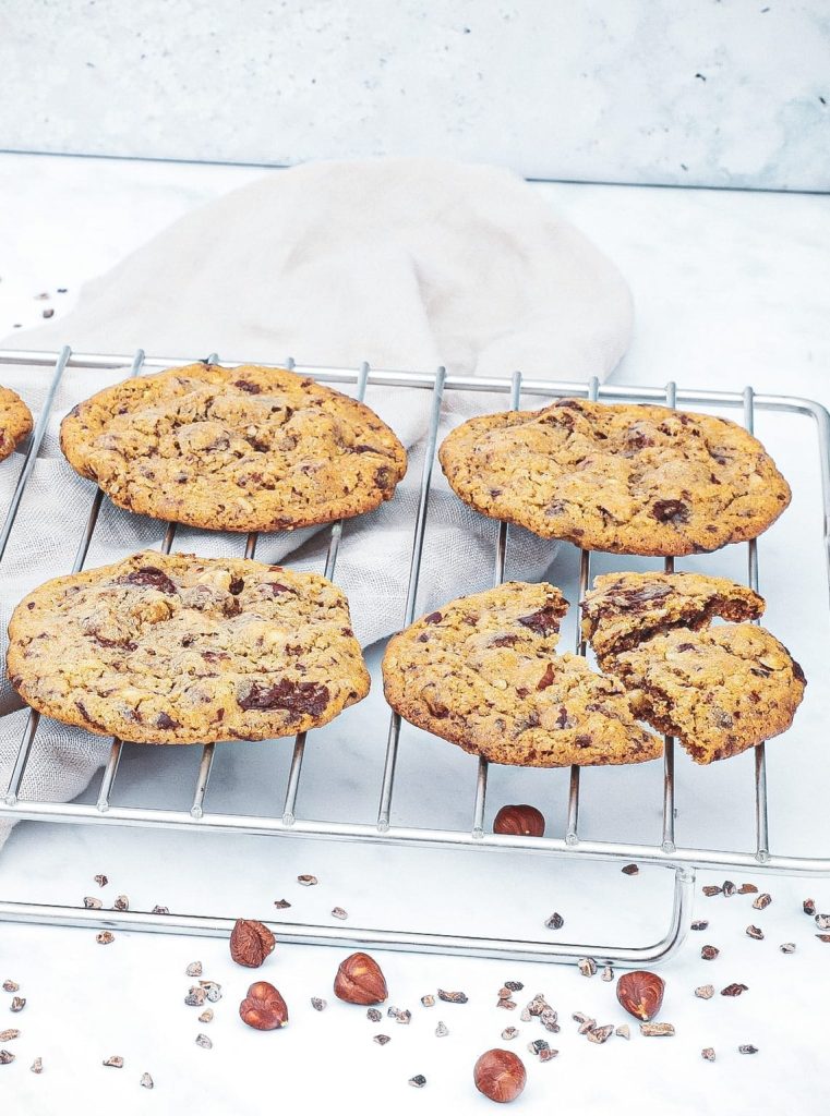 Hjemmebagte cookies - Opskrift på cookies med chokolade og nødder