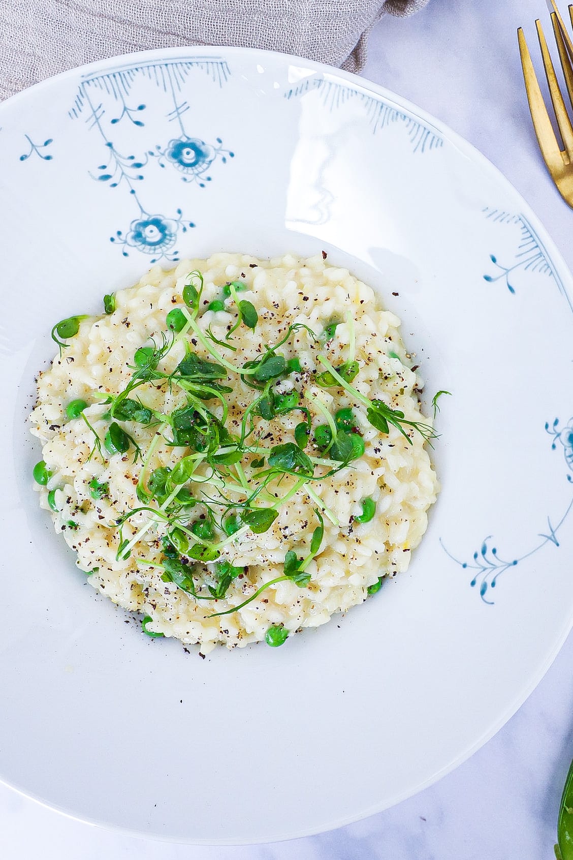 Citronrisotto med ærter - Opskrift på cremet risotto med citron