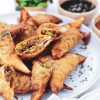Samosa - Opskrift på sprøde samosa med oksekød og grøntsager