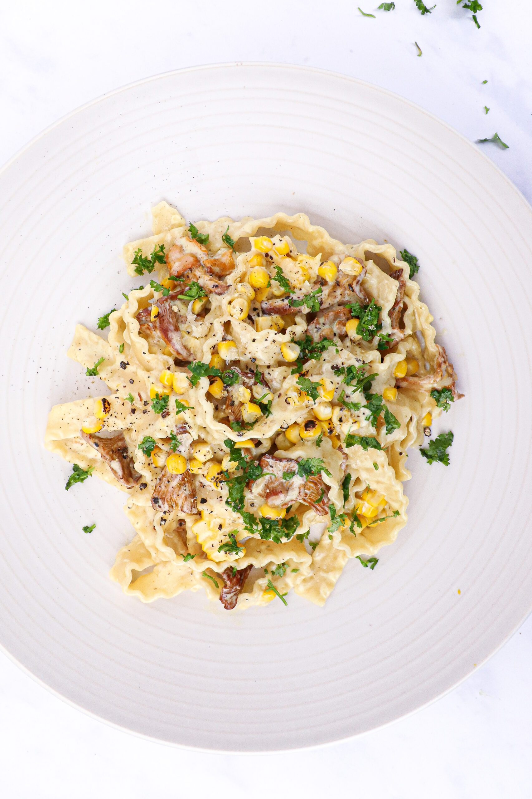 Cremet pasta med kantareller - Opskrift på nem pastaret