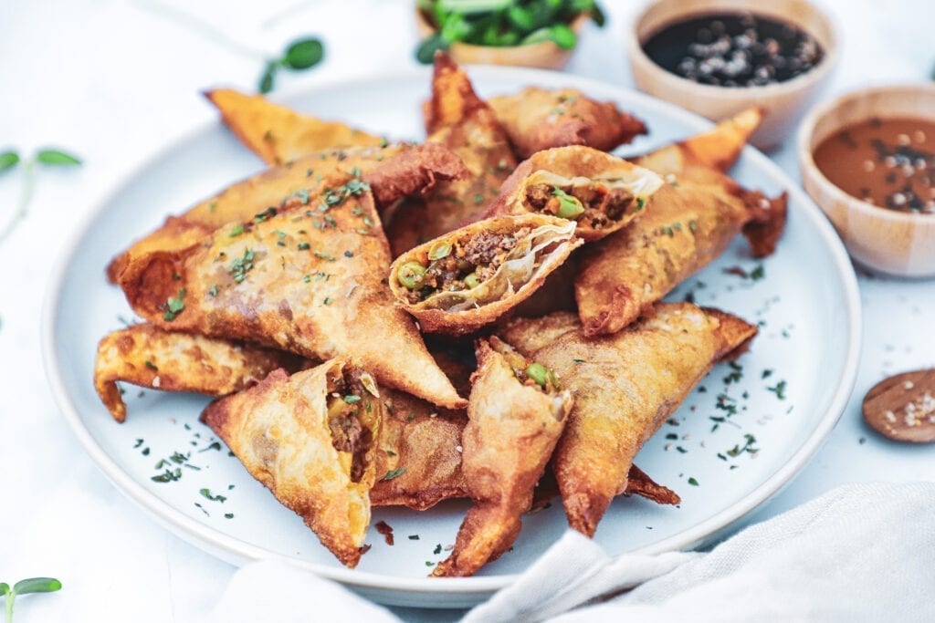 Samosa - Opskrift på sprøde samosa med oksekød og grøntsager