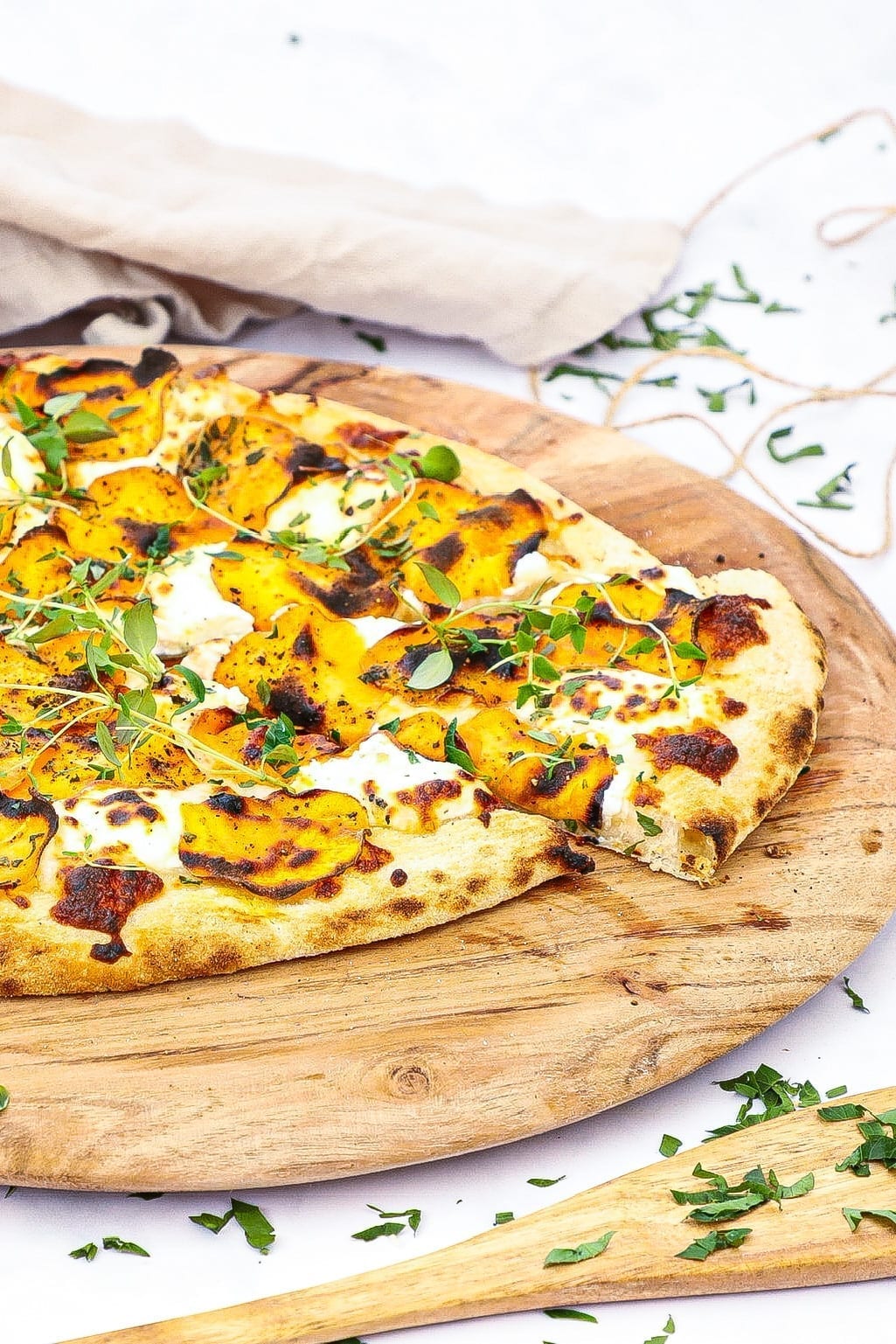 Sød kartoffel pizza - Opskrift på skøn pizza bianco topping