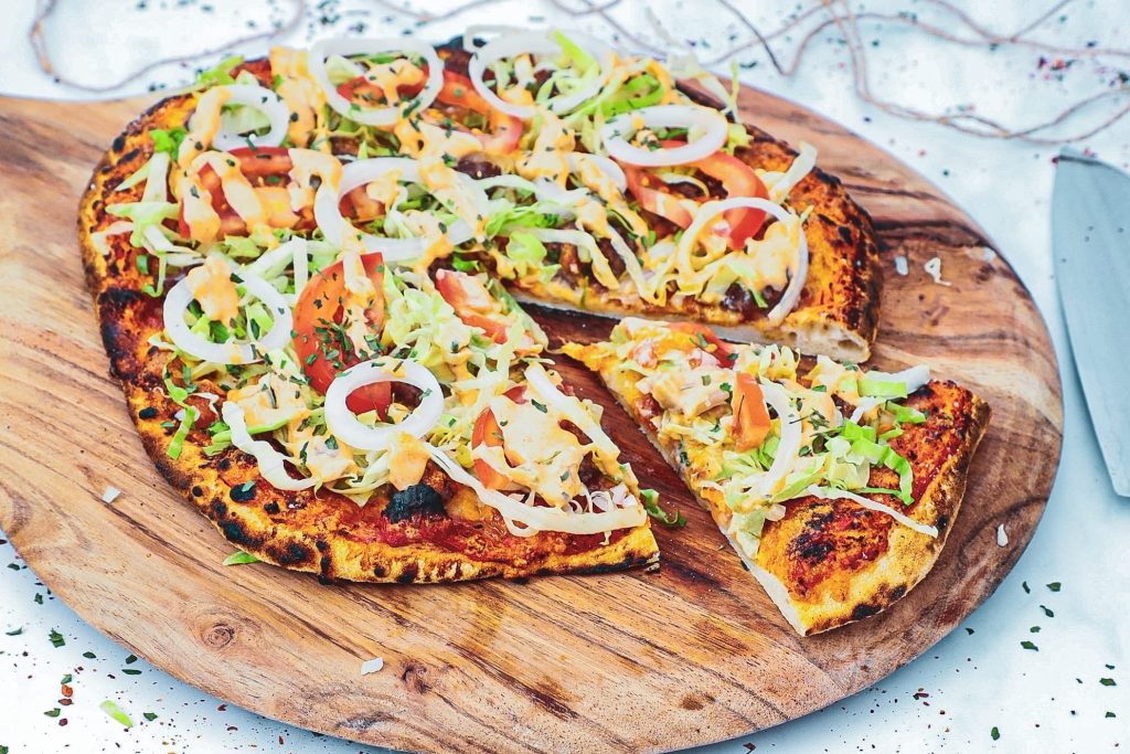 Burger pizza - Opskrift på pizza med burger topping