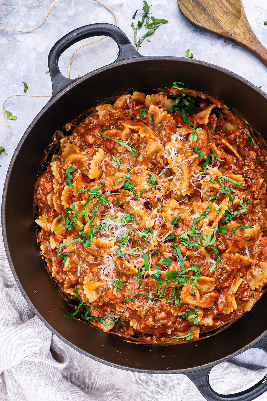 One pot pasta kødsovs - Opskrift på One pot pasta med kødsauce