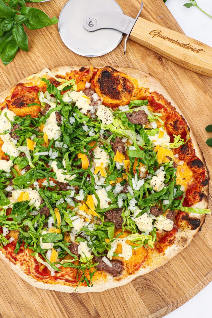 Bic Mac pizza - Opskrift på pizza med Big Mac topping