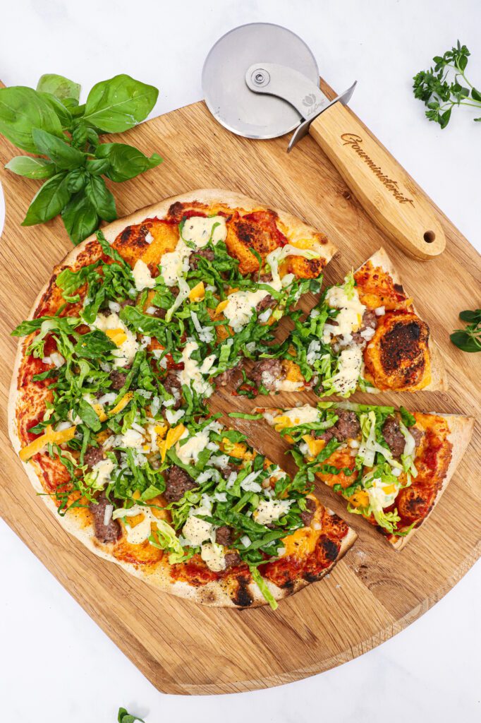 Bic Mac pizza - Opskrift på pizza med Big Mac topping