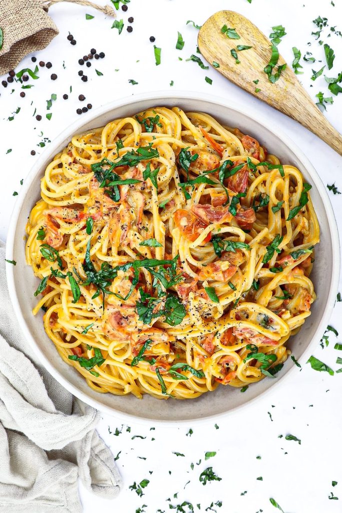 Pasta med cremet tomatsauce - Opskrift med friske tomater