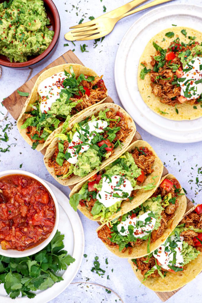 Tacos med braiseret mexicansk kylling - Opskrift på mexicanske tacos